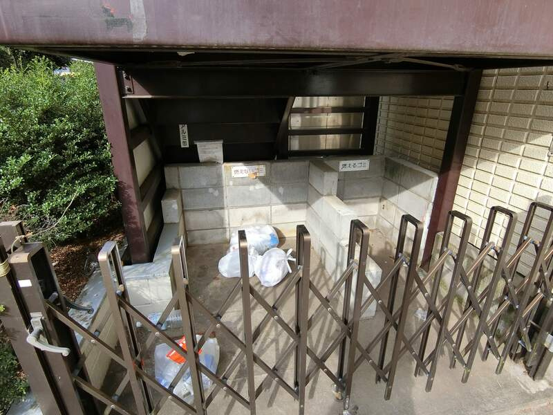 パレ新所沢のエントランス