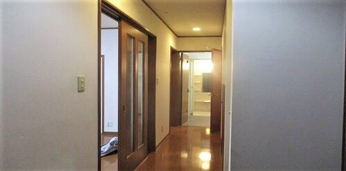 扇２丁目戸建のその他|1階廊下　※2025年9月撮影