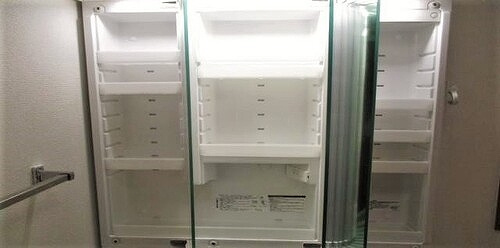 扇２丁目戸建の洗面所|３面鏡背面収納　※2025年9月撮影