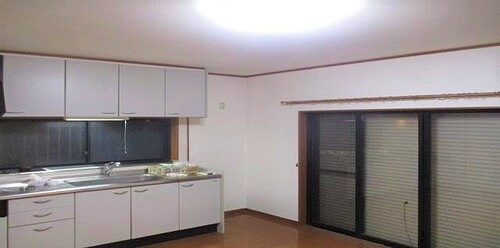 扇２丁目戸建の居間・リビング|リビングダイニングキッチン約10.0畳　※2025年9月撮影