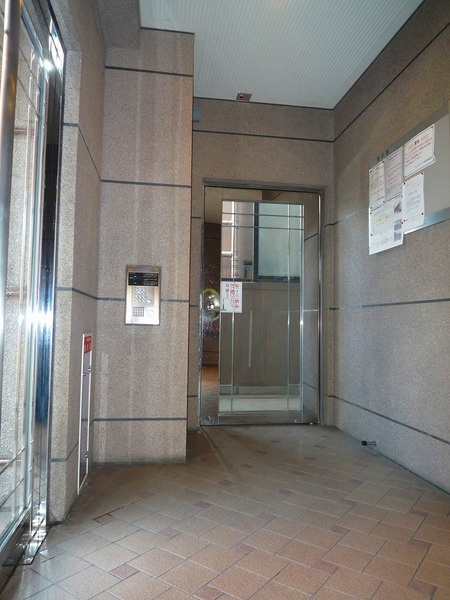 ヴエルステージ大森西のエントランス