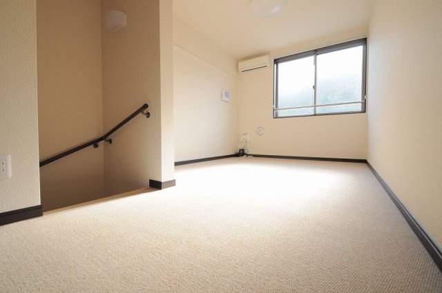 レオネクスト上袋Ⅱの居間・リビング|2階居室