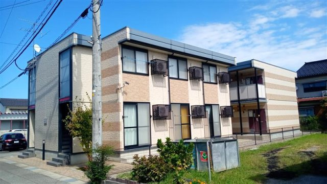 レオパレス東新庄の外観