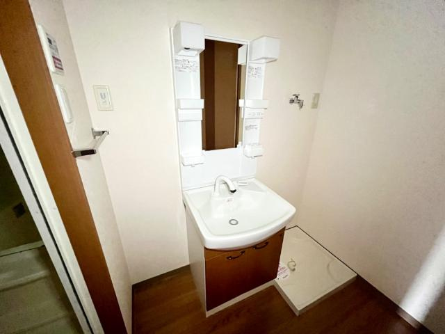 アランチーノの洗面所|洗髪洗面化粧台