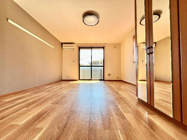 アランチーノの内装|洋室