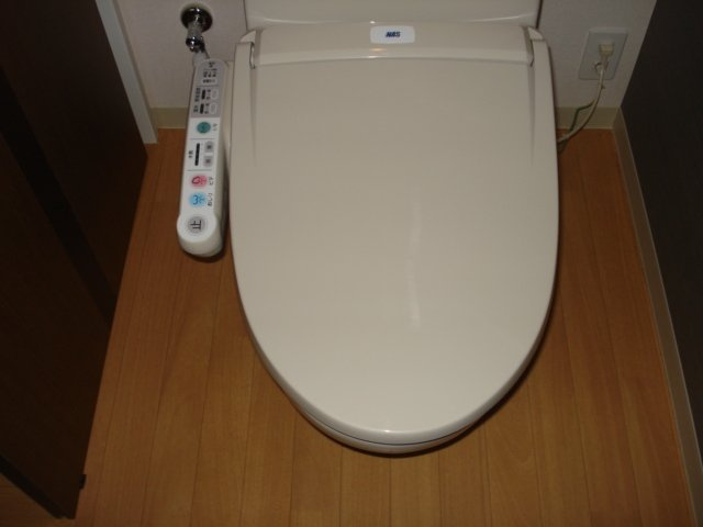 アクアマリンのトイレ|シャワー付トイレ