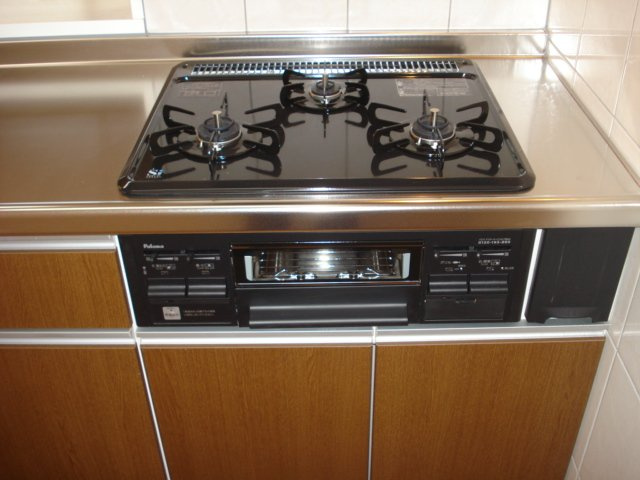 アクアマリンのキッチン|３口ガスコンロ