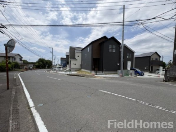 秦野市堀山下新築戸建て　3期4号棟の前面道路含む現地写真|前面道路含む現地写真です。