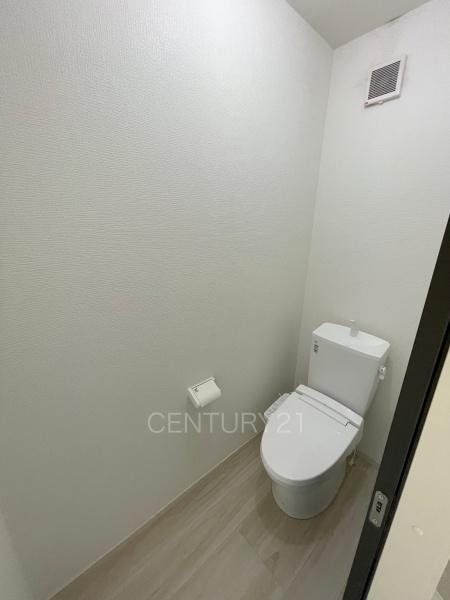 前橋市東善町１期２号棟のトイレ|２階トイレです。
保温便座付きです。