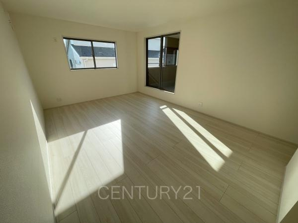 第３富士見町時沢７号棟の子供部屋|２面採光の明るい洋室です。