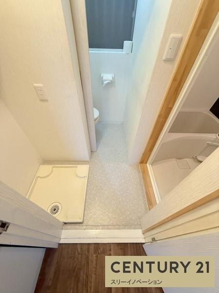 鶴町1丁目貸家の洗面所|★ゆったりめな脱衣所★