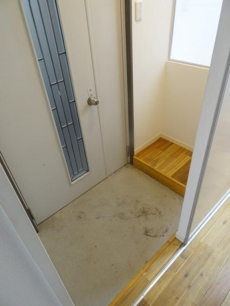 昭和ビルの玄関|★玄関部分です★