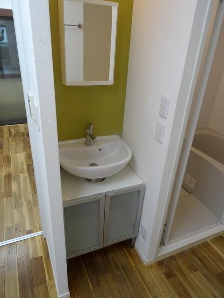 昭和ビルの洗面所|★オシャレな洗面台と鏡★