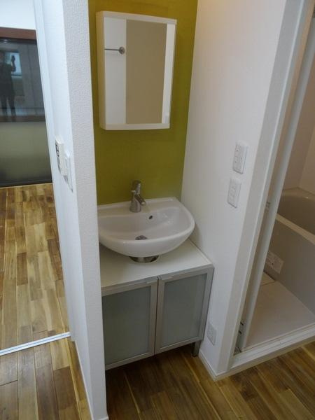 昭和ビルの洗面所|★洗面所も十分なスペース★