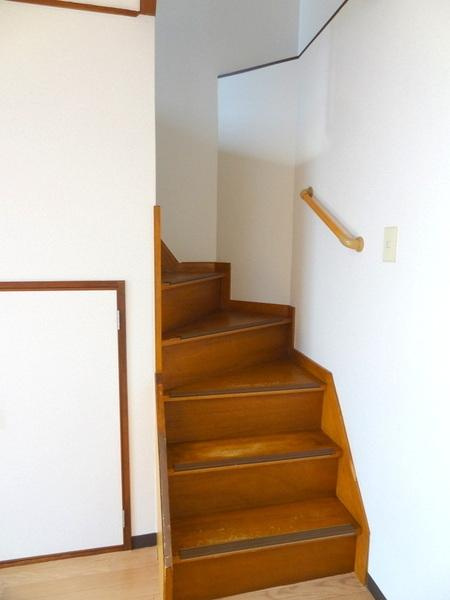 ボンジュール南恩加島の洋室|★手すり付き階段★