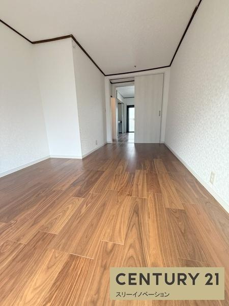 平尾1丁目貸家の洋室|★きれいな洋室★