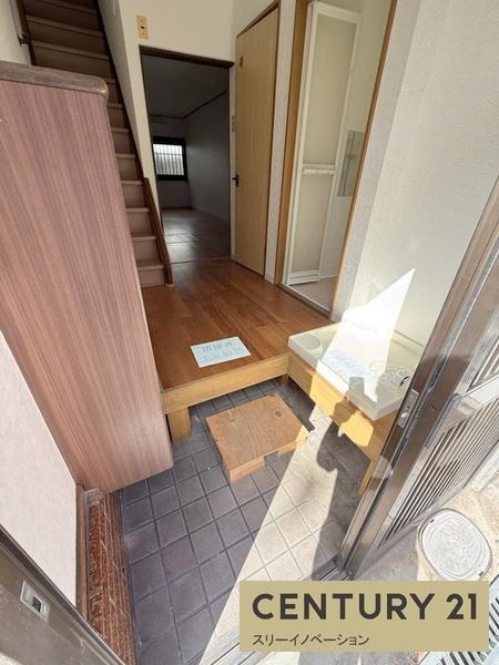 平尾1丁目貸家の玄関|★シューズボックスもついてます！★