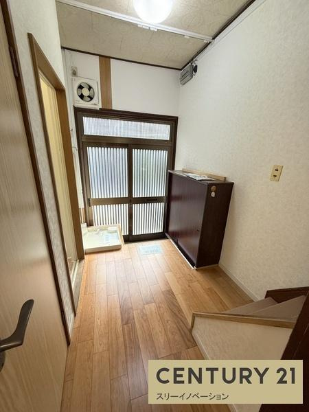 平尾1丁目貸家の玄関|★玄関も広い！★