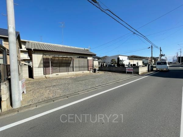 伊勢崎市今泉町一丁目土地の前面道路含む現地写真