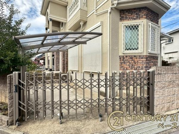 香芝市下田東５丁目　一戸建の駐車場