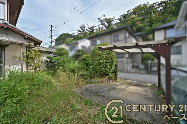 北葛城郡上牧町下牧６丁目　一戸建の駐車場|■現地撮影写真■駐車スペース１台分完備！
