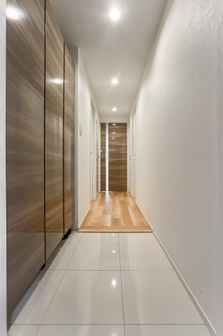 オーベル月島リバージュグランの玄関