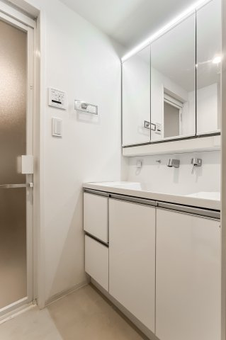 オーベル月島リバージュグランの独立洗面台