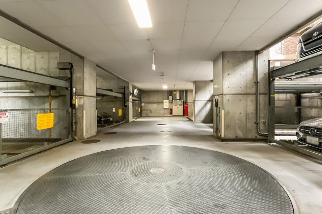 オーベル月島リバージュグランの駐車場