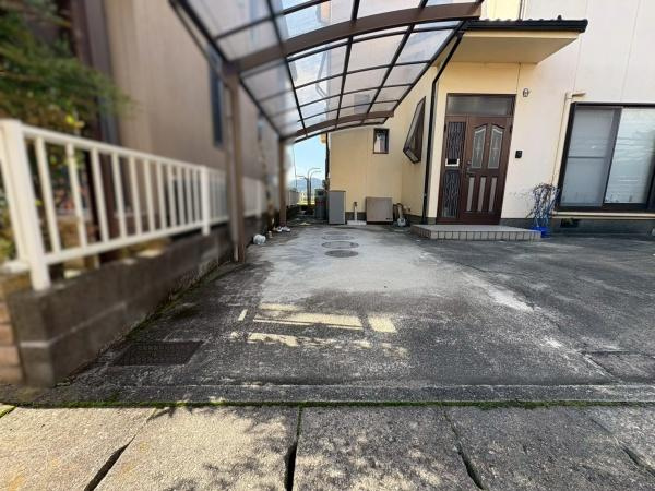 貴志川町前田　中古戸建　オーナーチェンジ物件の駐車場