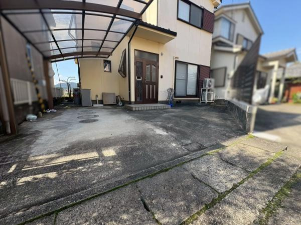 貴志川町前田　中古戸建　オーナーチェンジ物件の駐車場