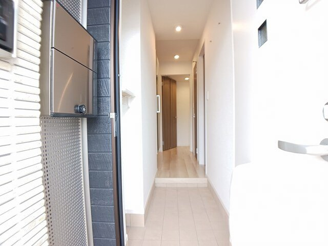 グラン・ダイナⅠの玄関|明るい玄関です