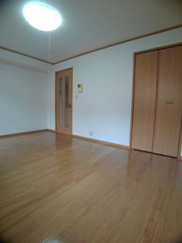 ソレイユＫの居間・リビング