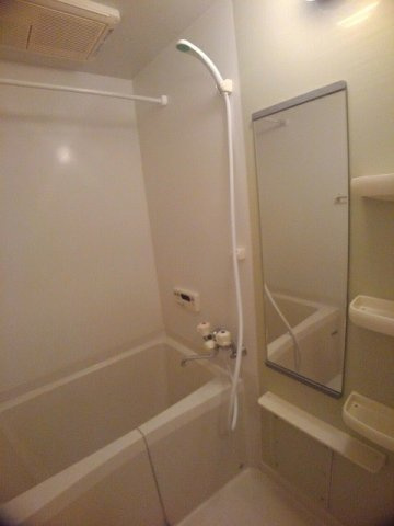 ソレイユＫの浴室