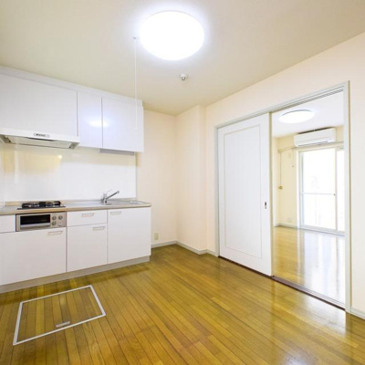 【居間・リビング】 | フラワーハイツ嶋B棟 | 居室、リビング