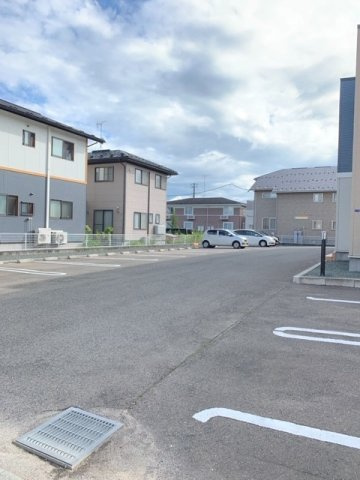 クラール　ハウスの駐車場