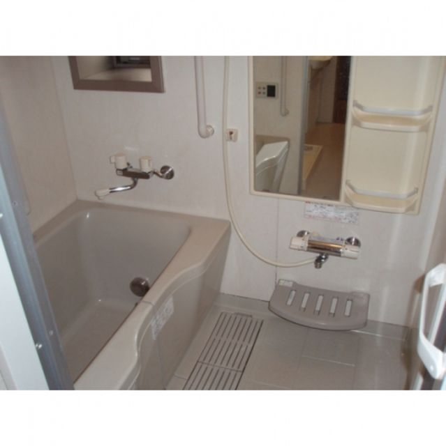 シャンテメゾン田仲の浴室