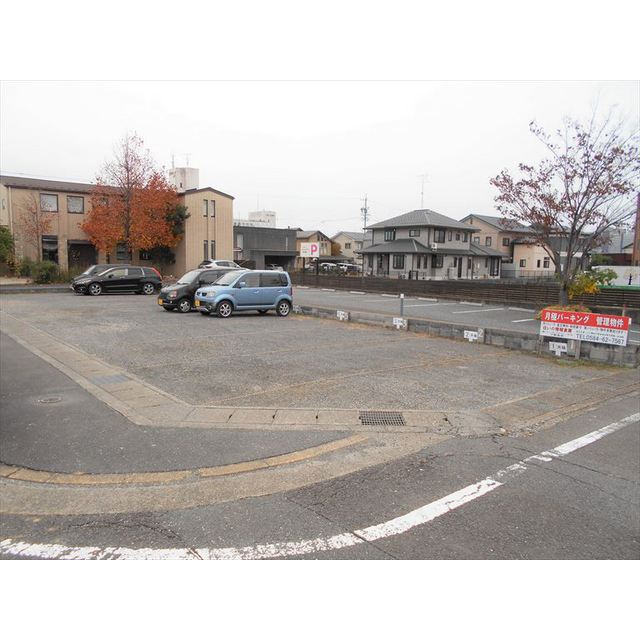 宇佐南4-5-1駐車場の外観