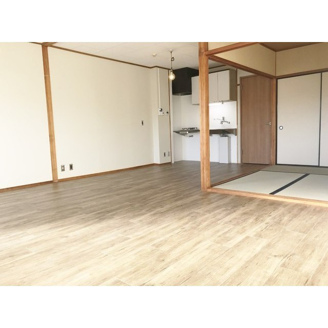 ロイヤル福光の居間・リビング