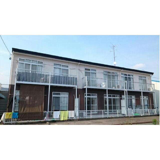 リバーハーフハイツの外観