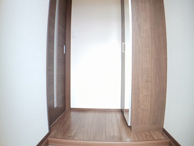 フォルトーナⅤの玄関