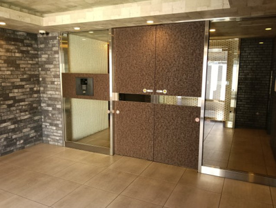 【エントランス】 | ラヴェニール東神奈川 | 清潔なエントランスです