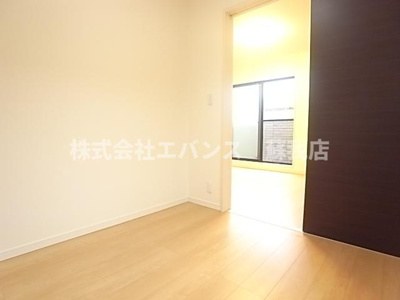 【寝室】 | エクシト蘇我 | 広くて明るい寝室