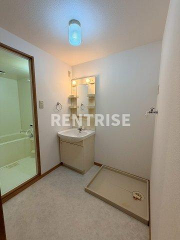 ロイヤルハイムの駐車場