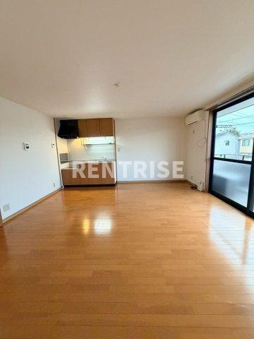 ロイヤルハイムの居間・リビング