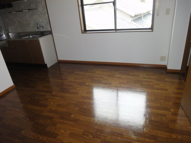 コーポナカネの居間・リビング