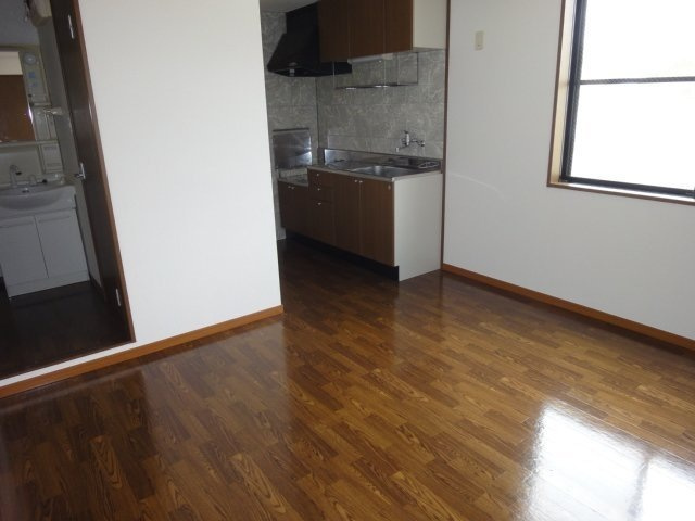 コーポナカネの居間・リビング