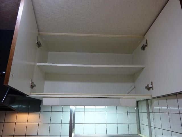 コーポエクセル２の収納|キッチン吊戸棚（イメージ）