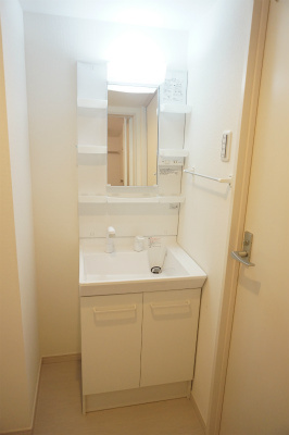 【洗面所】 | リブリ・ガーデンプレイス | 脱衣スペースもあります