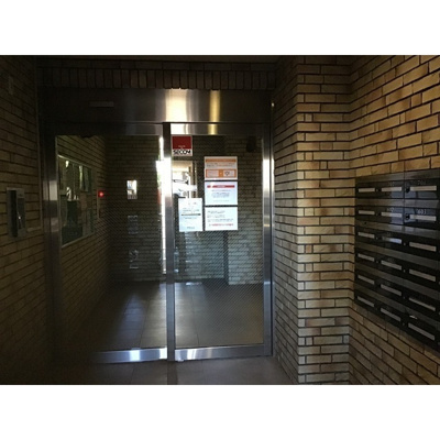 【エントランス】 | メゾン・ド・ディマンシェ | 落ち着いたエントランスです