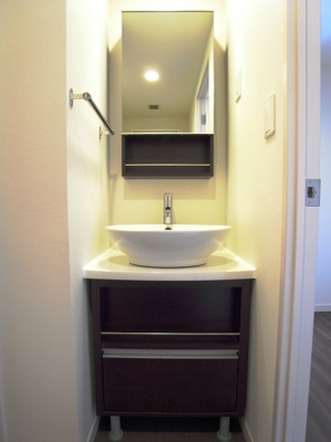 【洗面所】 | リブリ・ルーチェ ディ セータ | 脱衣スペースもあります